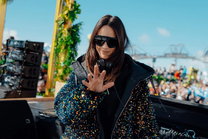 Brina Knauss live sets & dj mixes