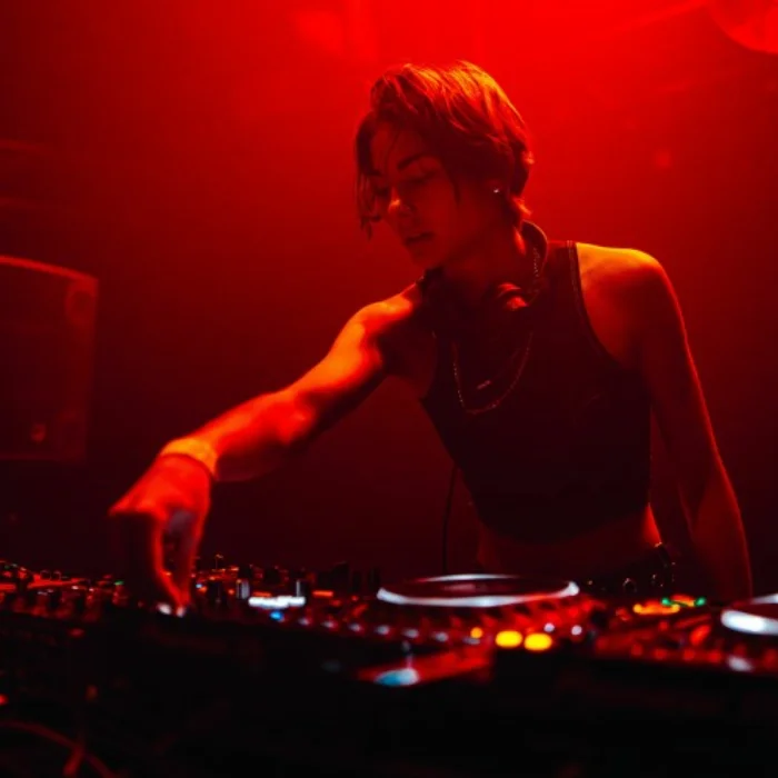 Lena De Roose live sets & dj mixes